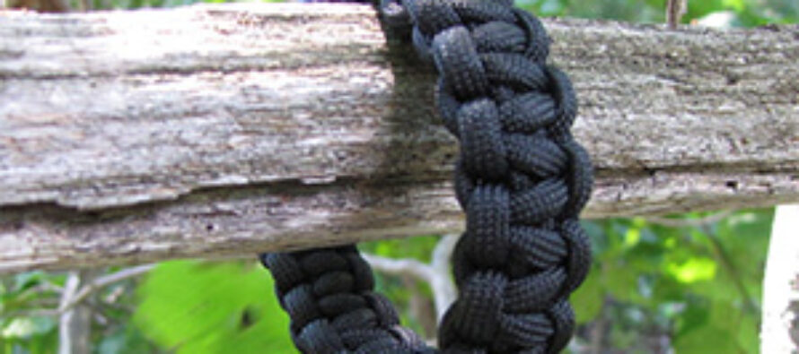 How To Make A Paracord Bracelet