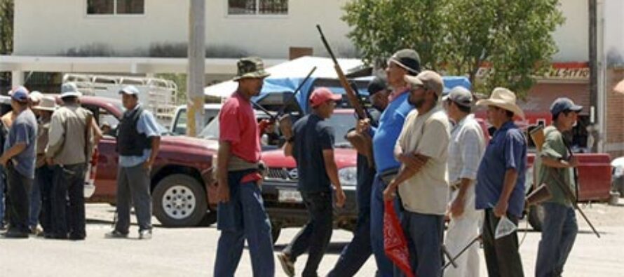 Mexican Vigilantes Seize Town, Arrest Local Police